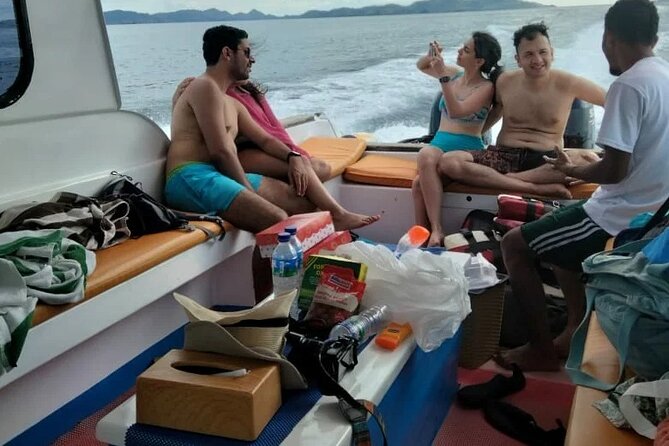 1 Day Komodo Trip by Private Fast Boat - Picking Up in Labuan Bajo at 7:00 and Crossing Toward the Park