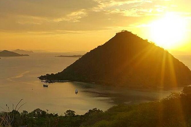 1 Day Labuan Bajo Cunca Wulang, Rangko cave & Sylvia Hills - Stop 1: Cunca Wulang Waterfall for blue water, dips, and jump photos