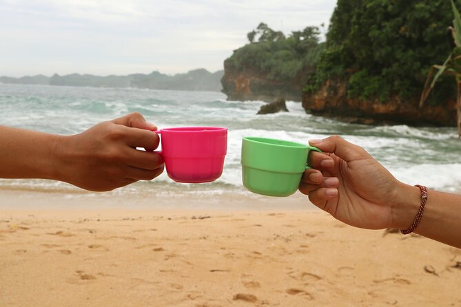 1 Day - Malang Beaches and Island Hopping // 06:30 - 17:30 - A Relaxed Coastal Day, Without Public Transport Headaches