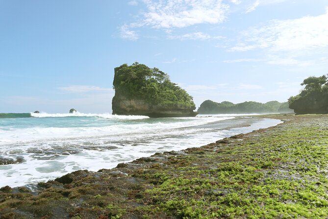 1 Day - Malang Beaches and Island Hopping // 06:30 - 17:30 - Batu Bengkung (12:30–13:30): Clifftop Views and a Short Hike