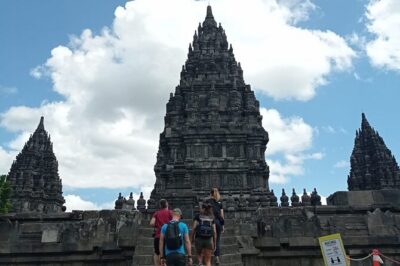 1 day tour borobudur temple,prambanan temple,plaosan temple - Borobudur Temple: Nine Stacked Platforms, Massive Scale