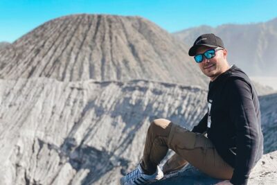 12 Hours Bromo Midnight Sunrise From Surabaya & Malang - Breakfast, included admission, and the return ride back