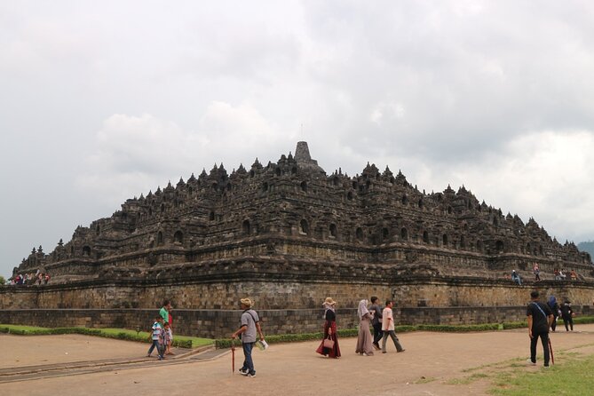 2-Day Java Tour from Bali Including Yogyakarta and Borobudur Temple - Yogyakarta Arrival: Where You Get Your Bearings Fast