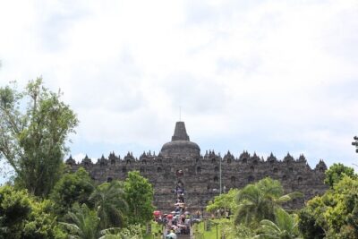 2-Day Java Tour from Bali Including Yogyakarta and Borobudur Temple - Sultan’s Palace in Yogyakarta: The Royal Context You’d Miss Alone