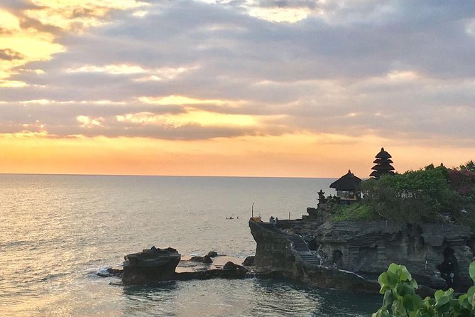 2-Day Private Sightseeing Tour of Bali with Hotel Pickup - Day 1: Tohpati batik, Celuk silver and gold, Tirta Empul, and the Batur-to-Tegalalang route