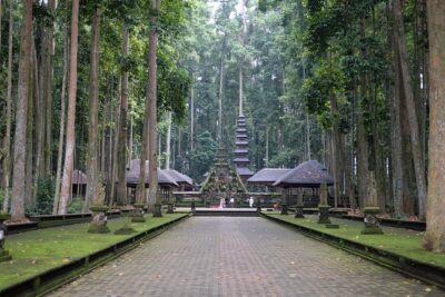 2-Day Private Sightseeing Tour of Bali with Hotel Pickup - Day 2: Taman Ayun, Banyumala, Ulun Danu Bratan, plus the coast at Tanah Lot and Uluwatu