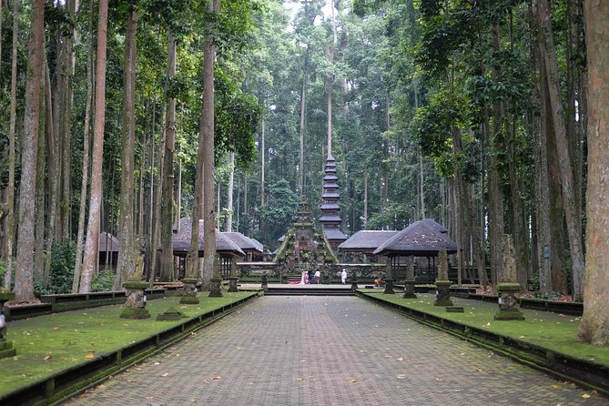 2-Day Private Sightseeing Tour of Bali with Hotel Pickup - Day 2: Taman Ayun, Banyumala, Ulun Danu Bratan, plus the coast at Tanah Lot and Uluwatu