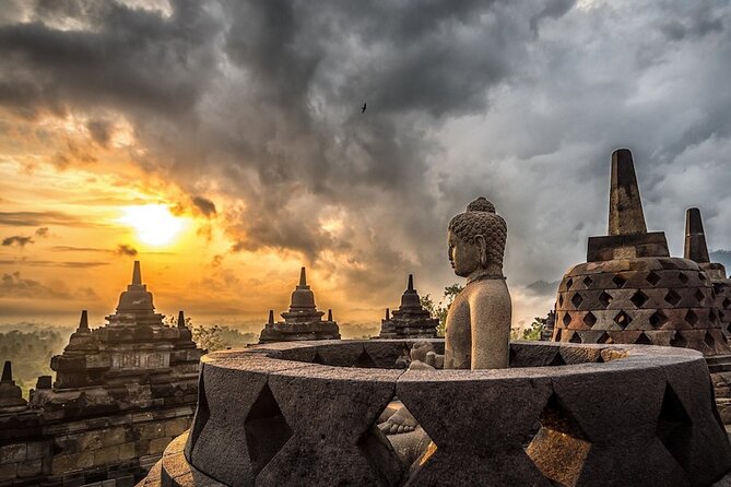 2 days Yogyakarta tour (Borobudur, Prambanan, Jomblang cave, Timang beach) - Timang Beach: getting to the island by rope bridge or gondola