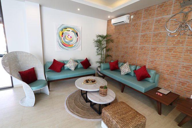 2-Hours Bali Relaxing Massage Package - Royal Orchid Spa Steps and the Nusa Dua / Tanjung Benoa Route