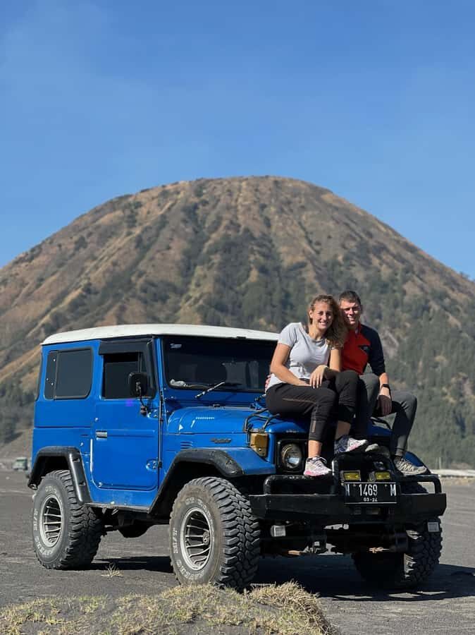 2D1N Bromo Sunrise & Ijen Blue Fire From Surabaya/Malang - Turquoise Crater Lake and the Blue Flame Moment