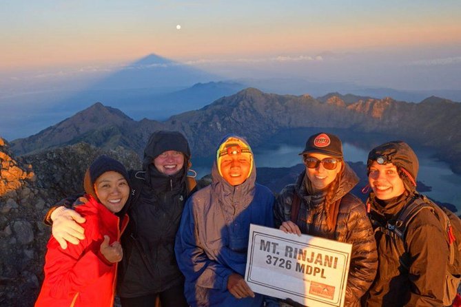 3 days 2 night trekking Rinjani to Summit and lake - Day 1: Sembalun gate, Pos 1 to Pos 3, and first crater-rim camp