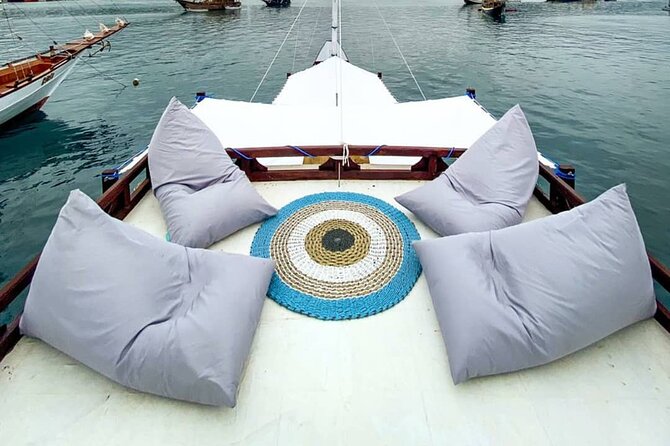 3D/2N Komodo Tour by Private Boat for 10 pax - Private Boat for up to 10: what you’re really paying for