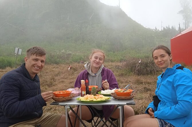 3D 2N Mount Rinjani Trekking Tour To Summit And Lake - Day 3: sunrise, then the descent to Senaru