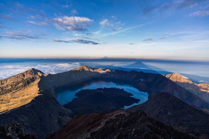 3D/2N Rinjani trekking summit,lake and hot springs. - The rim views: where the trek turns cinematic