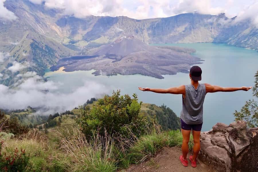 3d/2n trekking mount rinjani summit lake & hot springs - Why Rinjani’s crater views feel so big