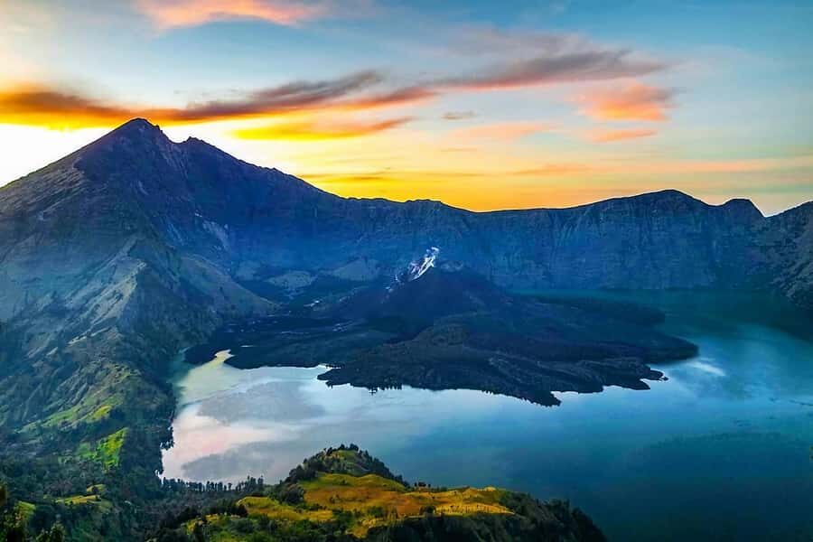 3d/2n trekking mount rinjani summit lake & hot springs - Day 3: the long descent via Pos 3, Pos 2, Pos 1