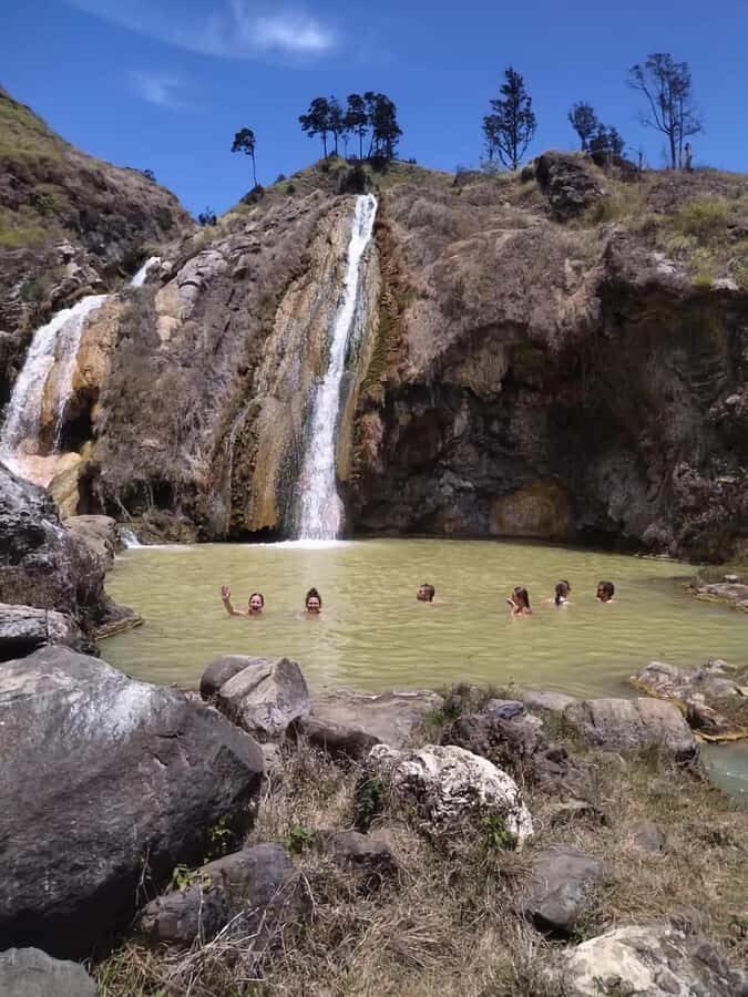 3d/2n trekking mount rinjani summit lake & hot springs - Price and value: what $154 really covers