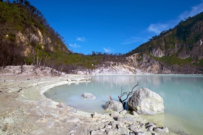 3D2N trip kawah putih-papandayan vulcan-nagavillage-green canyon - Key highlights worth your time