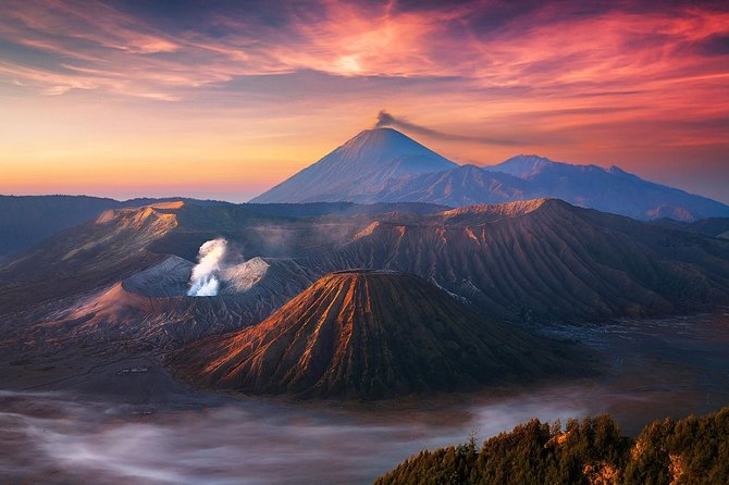 3Days - Tumpaksewu Bromo Ijen Adventure via Malang or Surabaya - Bromo sunrise by 4WD jeep: Penanjakan-style viewing plus crowd reality