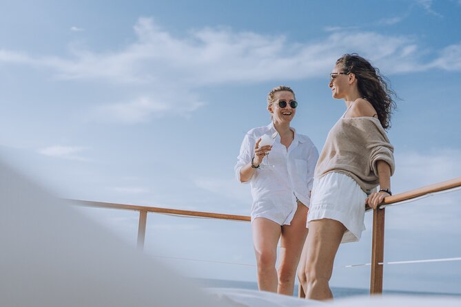 4-in-1 • Gili Islands Half-day Snorkel & Lunch Catamaran Tour - Your Morning Route Across Gili Trawangan, Meno, and Air