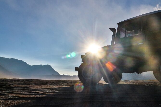 5 Days Borobudur Prambanan Tumpaksewu Bromo Ijen to Bali Private - Ijen crater: the hard trek, the big payoff, and then Bali