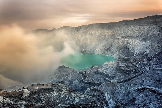 5 Days Borobudur Prambanan Tumpaksewu Bromo Ijen to Bali Private - Guides, comfort, and the small details that make the difference