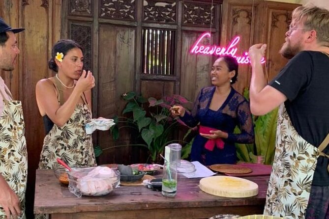 5 Star Private Cooking Class Experience in Bali, Lunch Included - What Happens in the First Hour: Refreshments, Planning, and Getting Oriented