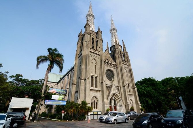 6 Hours Jakarta Private City Tour - (Must Visit Places) - Stop 4: Jakarta Cathedral and its Neo-Gothic colonial look