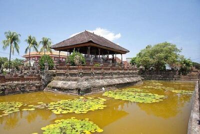 A Fascinating View of Eastern Bali - Tenganan Aga Ancient Village: Kamben Gringsing Weaving Traditions