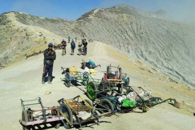 Active Volcanoes Bromo and Ijen - Start Surabaya 3 Days and 2 Nights - Day 1: Cemoro Lawang, Madakaripura, and a Sunset View From Seruni