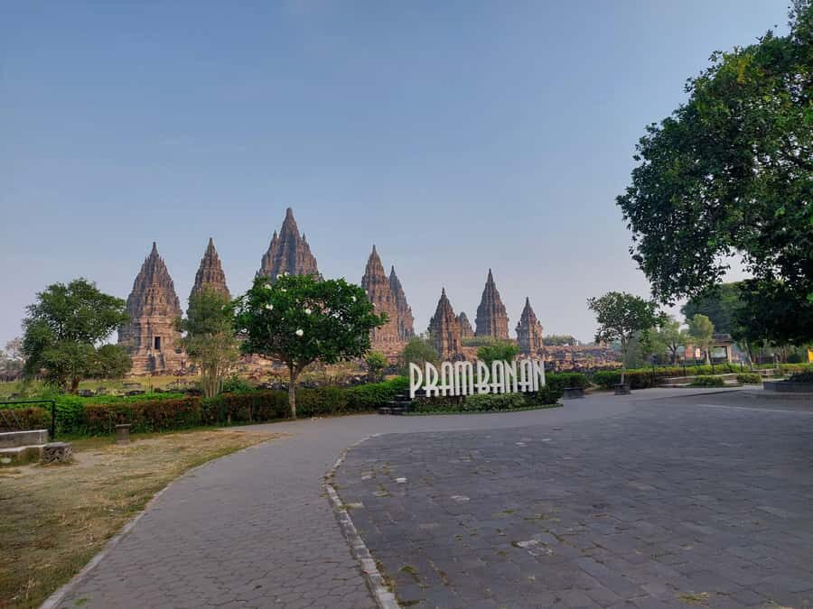 All-inclusive Borobudur Sunrise & Prambanan Temple Tour - Prambanan in the afternoon: Hindu temple scale with guided context
