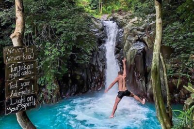 All Inclusive : Jumping Sliding at Aling- Aling Waterfall - Handara Gate - Lunch - Getting to the Water: Private AC Vehicle and Hotel Pickup That Actually Helps