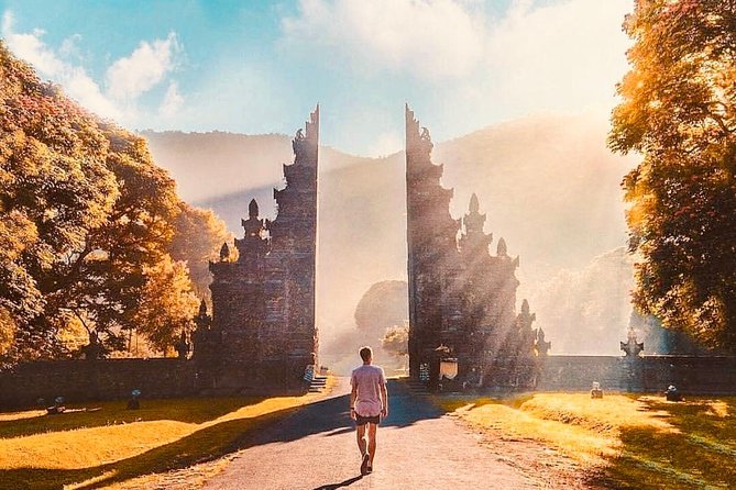 All Inclusive : Jumping Sliding at Aling- Aling Waterfall - Handara Gate - Lunch - Lunch and Small Comforts That Keep You From Burning Out