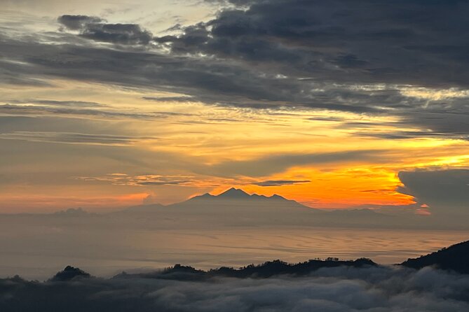 All inclusive Mount Batur Trekking with Hot Spring tour - Descending Mt. Batur: why the descent can feel like controlled chaos