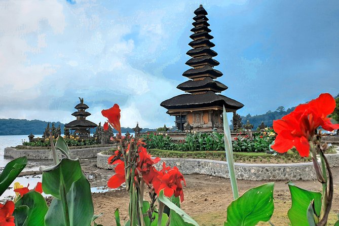 All inclusive Private 3 day tours package : Bali highlights - Banana boat and the swing: the fun parts with real logistics