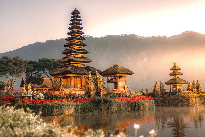 All inclusive Tanah lot & North Bali Tour: Jatiluwih, Ulun Danu - Tanah Lot Temple: the ocean temple with real wow-factor
