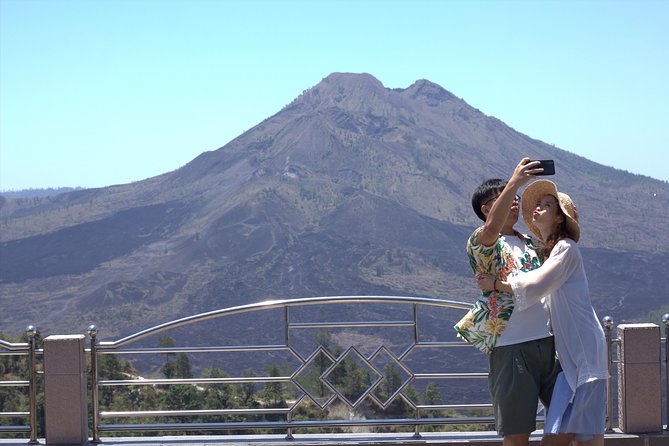 All Inclusive Ubud Tour with 15 Sitter Van - Tegenungan waterfall: choose top views or go closer