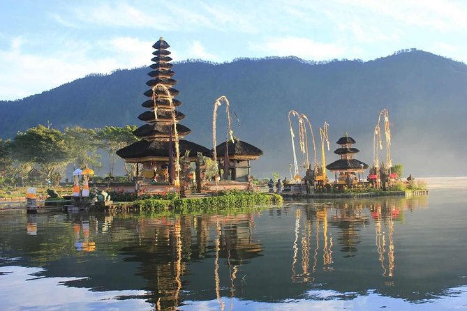 Amazing Private Tours: Dolphins Lovina and Gitgit Waterfall include Lunch - Ulun Danu Beratan Temple: Garden Views as a Calm Counterpoint