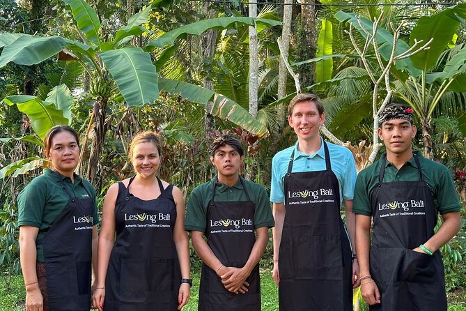 Authentic Balinese Cooking Class with Jewelry Making Class - 7:00 am Pickup to Ubud cooking location: what the day feels like