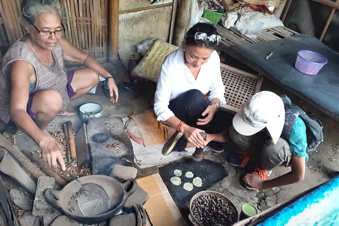 Authentic Yogya Bicycle Tour - Photography help and a relaxed pace (so you don’t feel rushed)