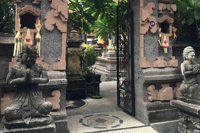 Backlanes and Hidden Sites: A Self-Guided Audio Tour in Seminyak - Markets in Seminyak: craft browsing and a real bargain mindset