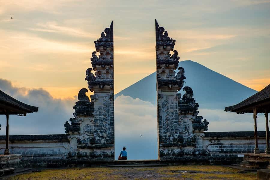 Bali: 3-Day Private Must-Do Highlights Nature & Culture Tour - Tukad Cepung waterfall in a cave: sunbeams, water crossings, and what to wear