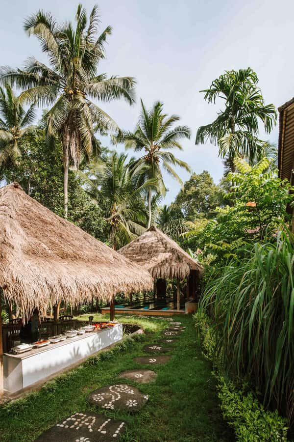 Bali: 7 Day Solo Traveler’s Yoga Retreat In Ubud - Learning Balinese culture the hands-on way: offerings, herbs, and tea