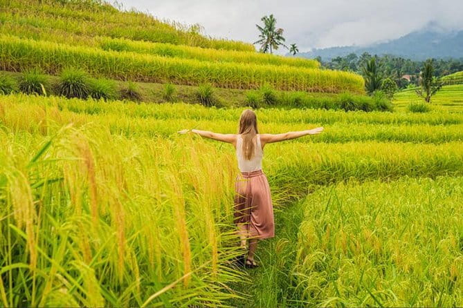 Bali Airport from or to Seminyak/Canggu/Sanur/NusaDua/Uluwatu - The drive time you’ll experience to Seminyak, Canggu, Sanur, Nusa Dua, and Uluwatu