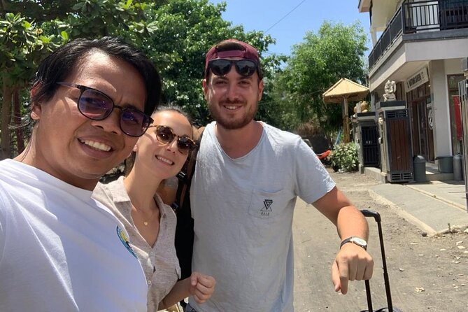 Bali Airport Transfer Service - Meeting Your Driver at Ngurah Rai Airport: No Games, Just a Sign