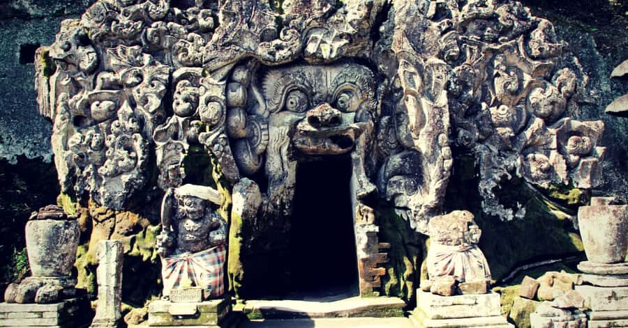 Bali: Archeology Museum, Gunung Kawi & Goa Gajah Temple Tour - Gedong Arca Archaeological Museum: Relics, Sarcophagus Pieces, and the Bigger Picture