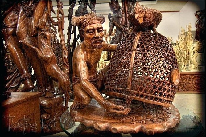 Bali Art Shopping and Culture Tour - Mas village for wood carving: watching skill at work
