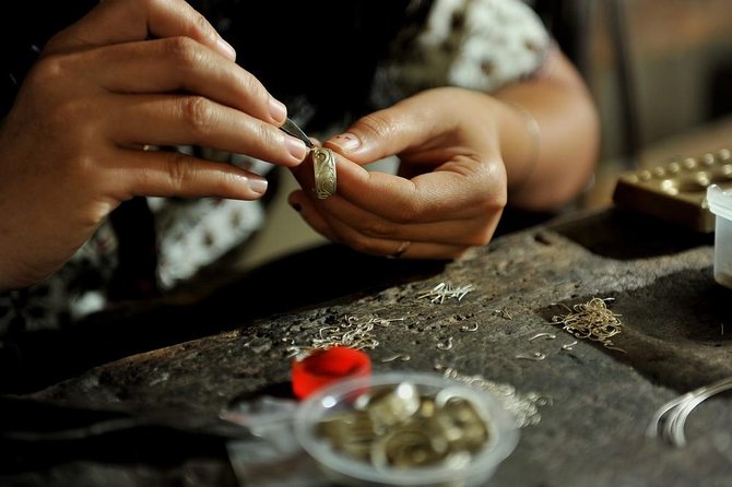 Bali Art Shopping and Culture Tour - Guide quality and the quiet art of good shopping