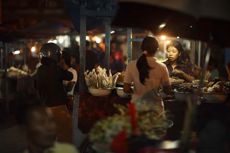Bali: Authentic Culinary Street Food Experience Tour - What You’ll Eat: Roast Meats, Spices, and Up to 15 Samples