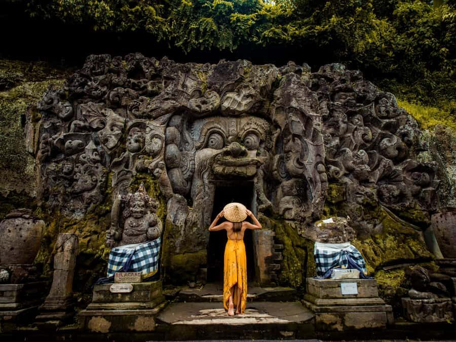 Bali: Balinese Spiritual Journey with purification ceremony. - Private guide perks that make a spiritual day work